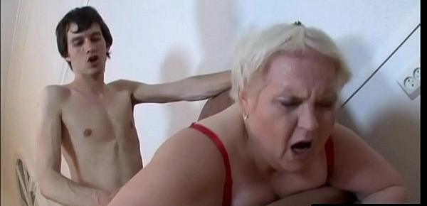  Old chubby grandma strips and rides a much y. dick